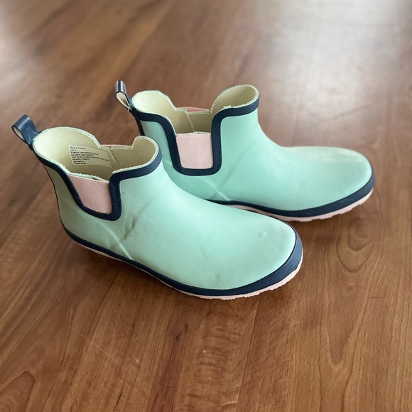 gardenline Shoes Gardenline Womens Pull On Rubber Outdoor Boot Poshmark